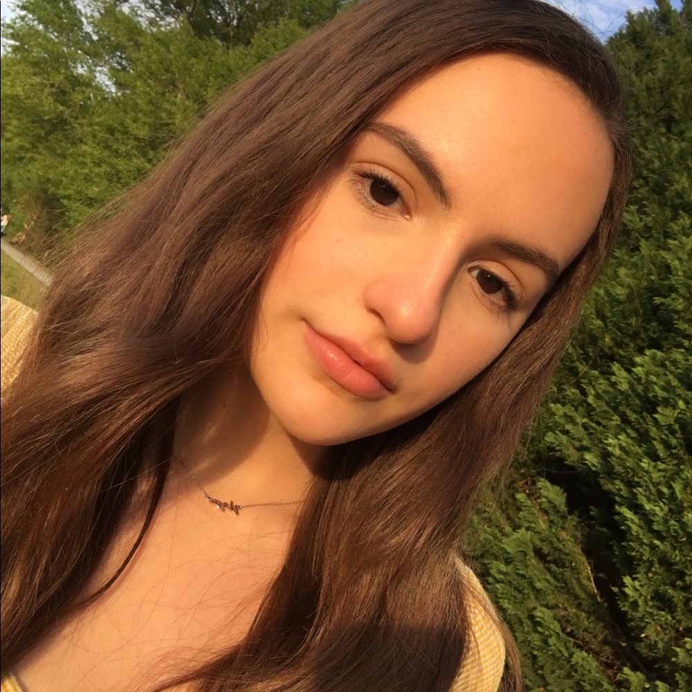 Meet your Posher, Avery